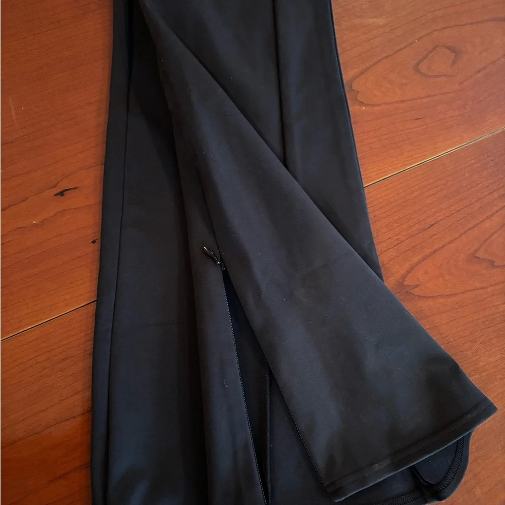 ALO Yoga Jet Black Performance bootleg Sculpt Leggings
🖤 NEW with TAGS! 🖤 - Picture 3 of 6